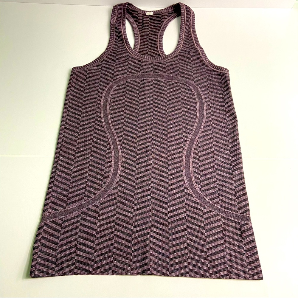 Lululemon tanktop black/tan stripe logo on front